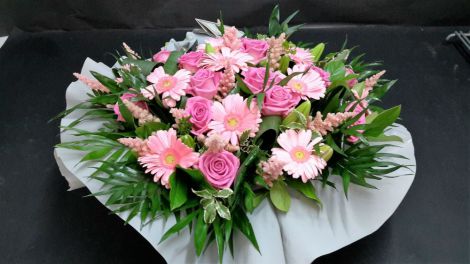 Panier fleurs roses